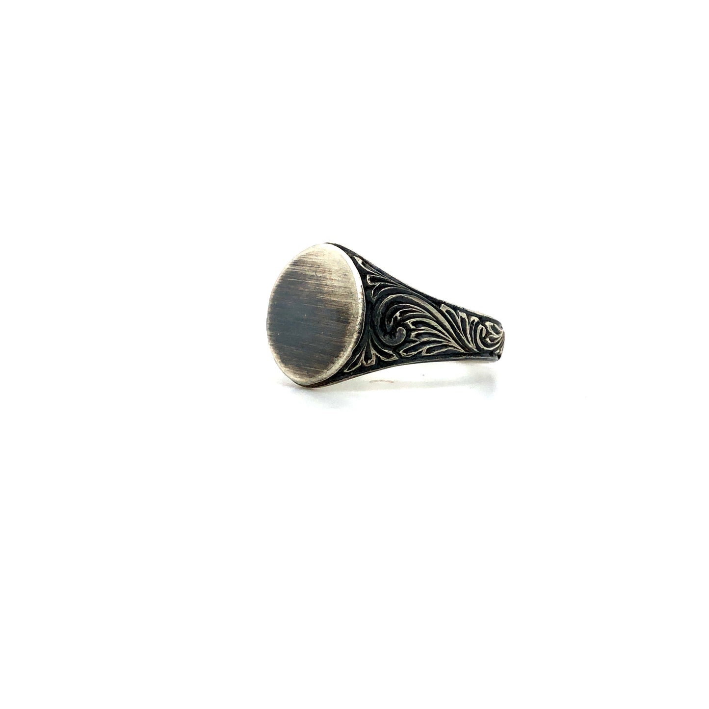Round signet ring